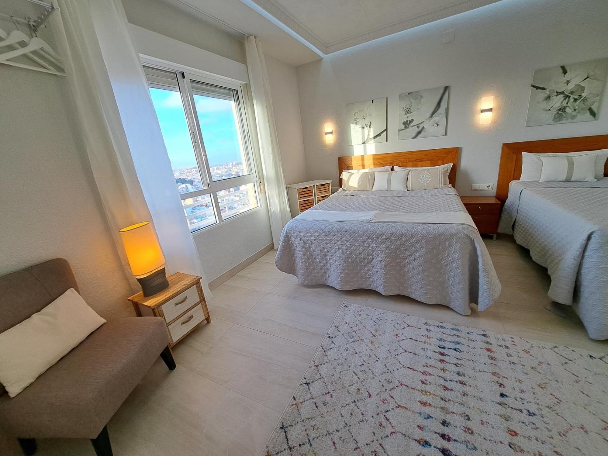Alicante Skylights Apartments Room photo