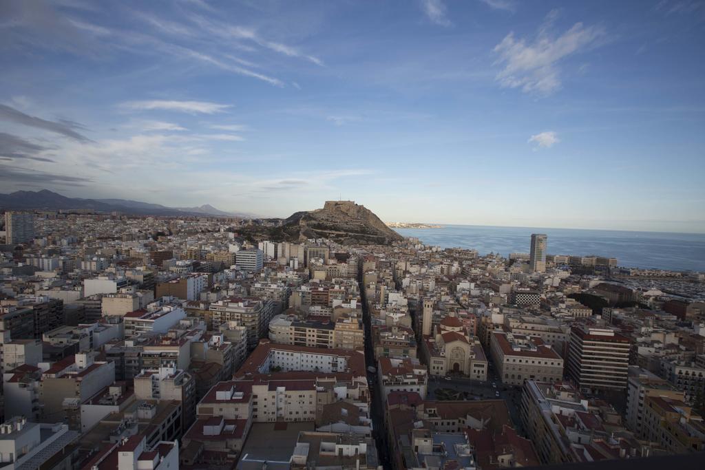 Alicante Skylights Apartments Room photo